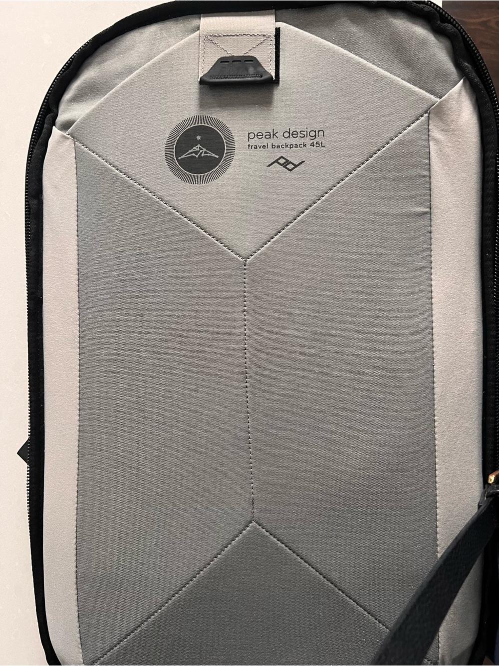 Peak Design 45L large black backpack with rain cover - Picture 2 of 14